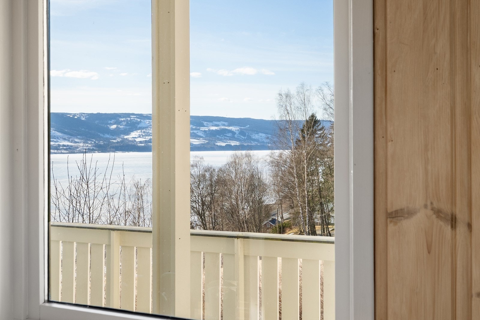 Utsikt fra stuen. Galleribilde