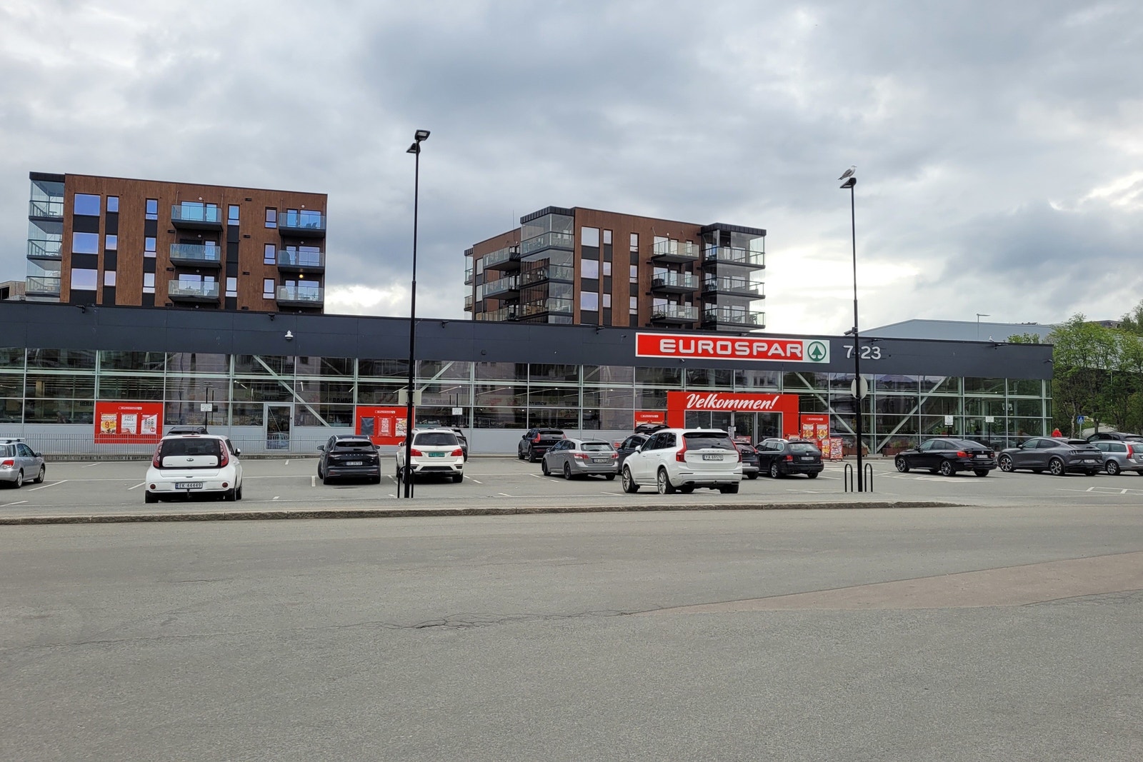Eurospar rett ved siden av Galleribilde