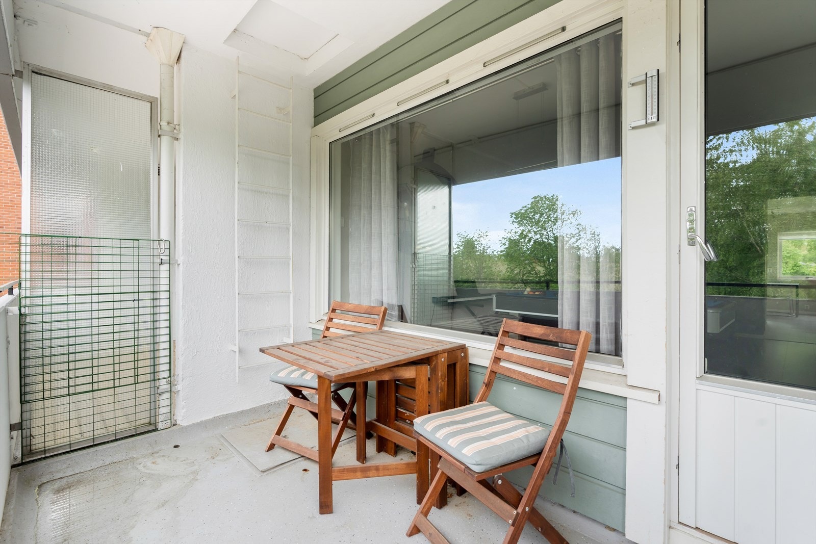 Med adkomst fra stuen kommer du ut til en romslig balkong på 6kvm. Galleribilde