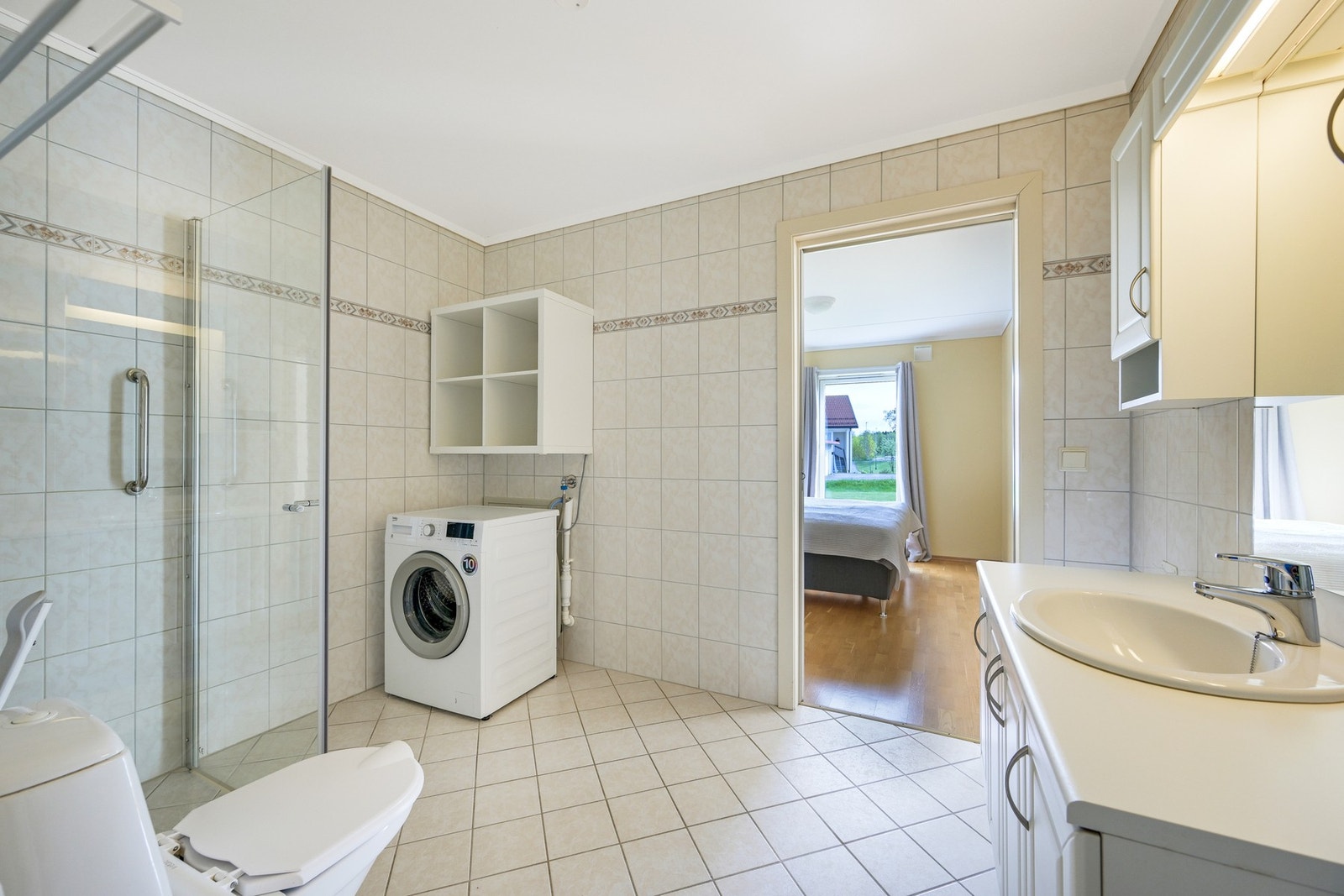 Opplegg til vaskemaskin på badet Galleribilde