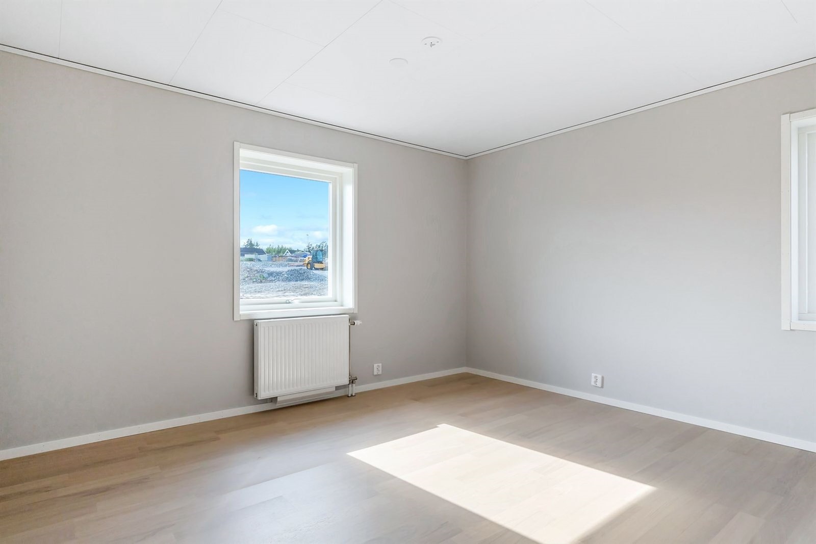 Boligen har tre soverom av god størrelse. Veggene er malt i en behagelig fargetone. Galleribilde