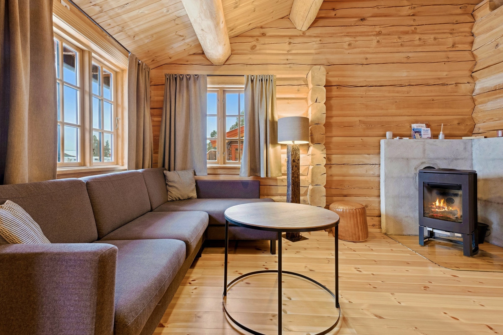 God takhøyde gir en luftig atmosfære Galleribilde