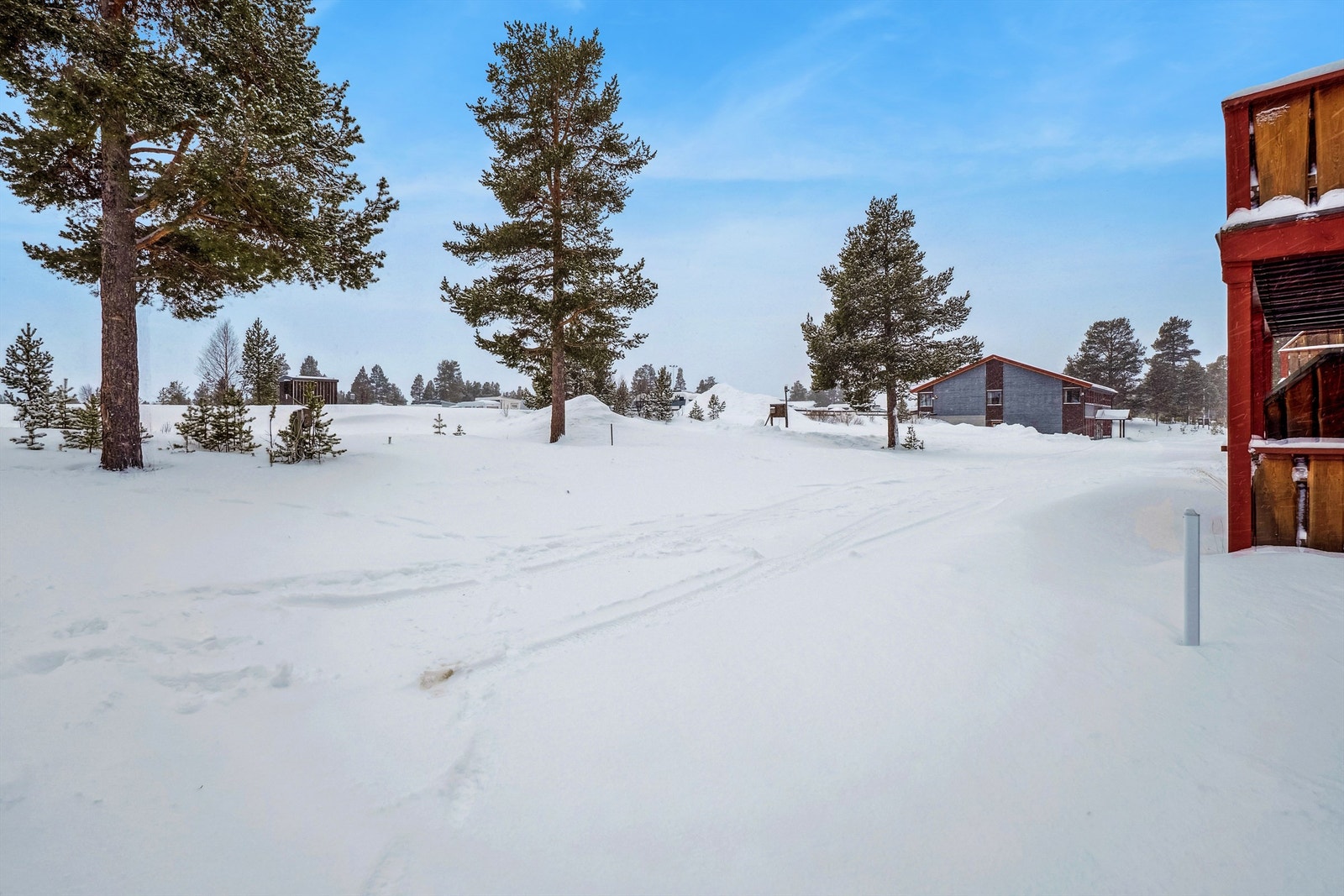 Umiddelbar nærhet til alpinanlegg, skiløype rett utenfor hytta, og flott turterreng med milevis av oppkjørte langrennsløyper - Sykkelstier langs veier og i terreng Galleribilde