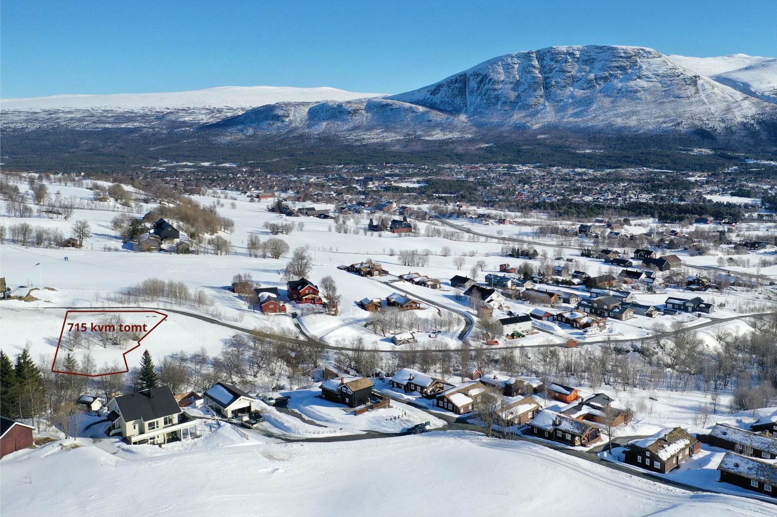 Stenan 1 c omtrentlige markert på bildet, sett i fra skisenteret. Ta kontakt for å avtale visning på tomt. Galleribilde
