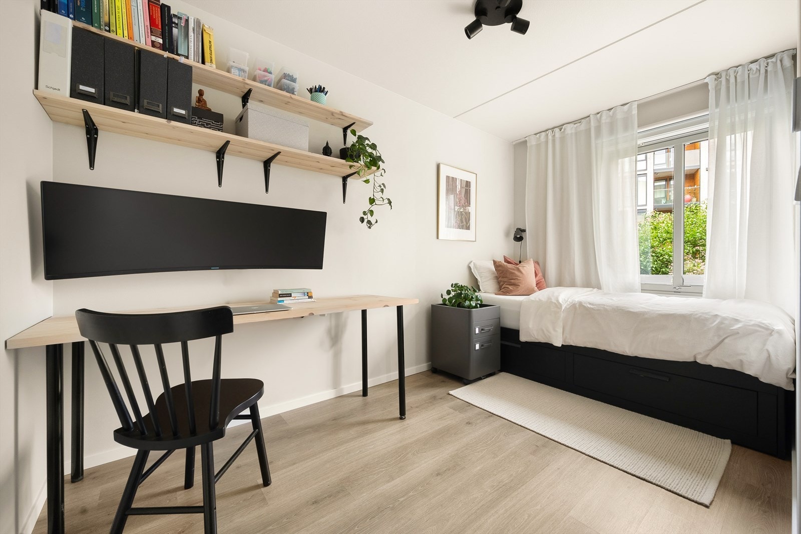 Rommet egner seg ypperlig som kontor, gjesterom eller barnerom. Galleribilde