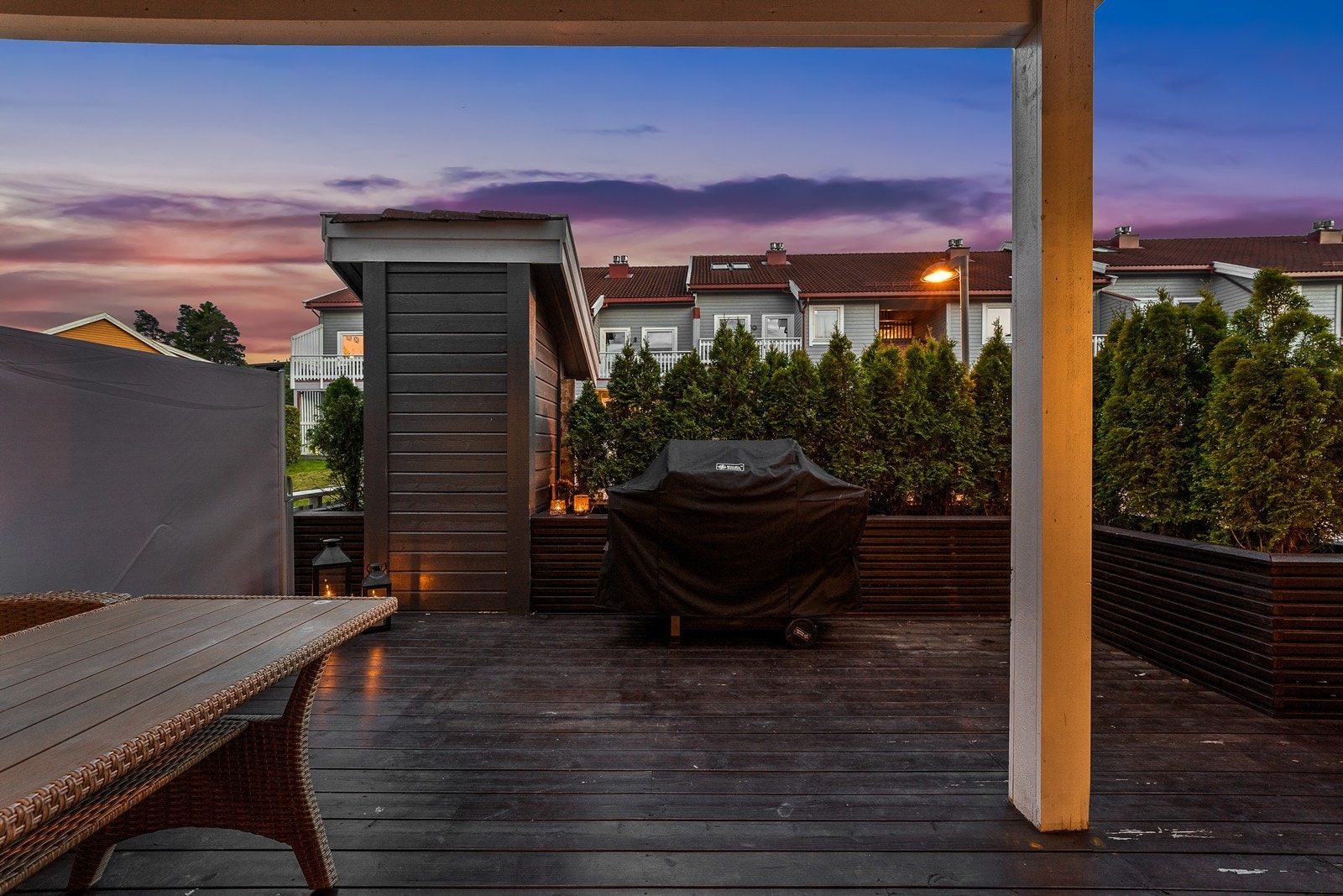 Her er det god plass til grill og flere for sosiale sammenkomster! Galleribilde