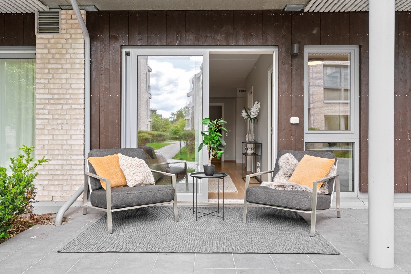 Stor og sydvendt markterrasse Galleribilde