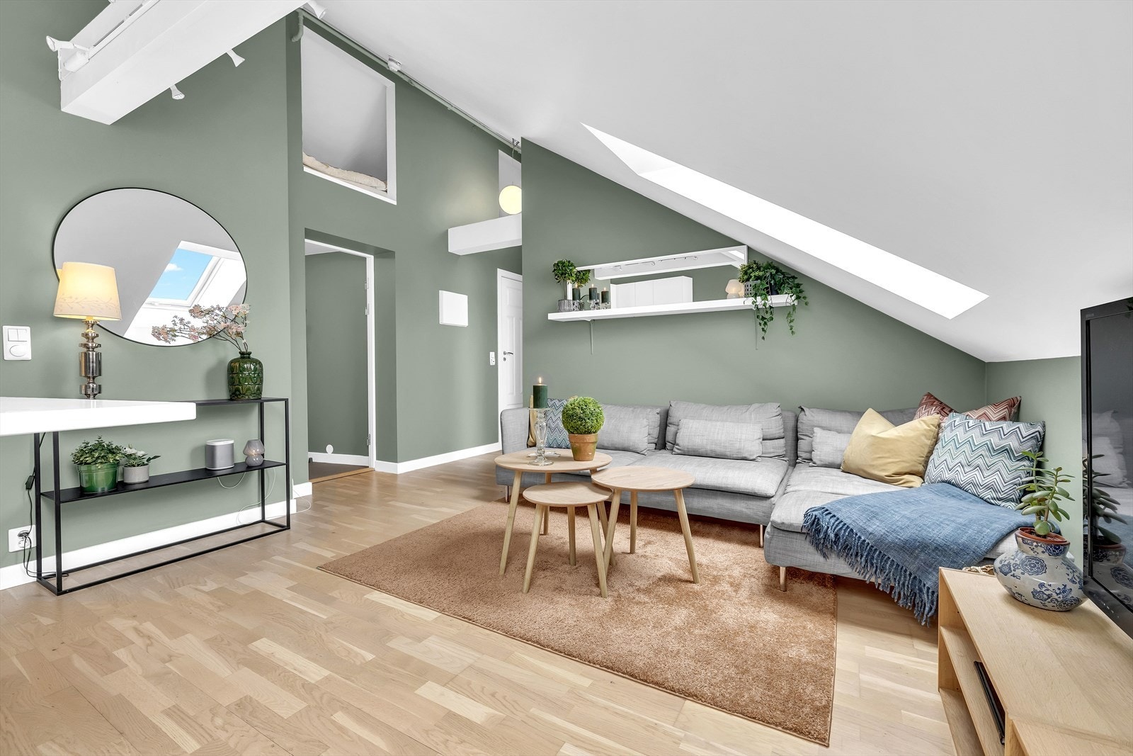 Dette i tillegg til ekstra gulvareal gjør at leiligheten oppleves som meget romslig Galleribilde