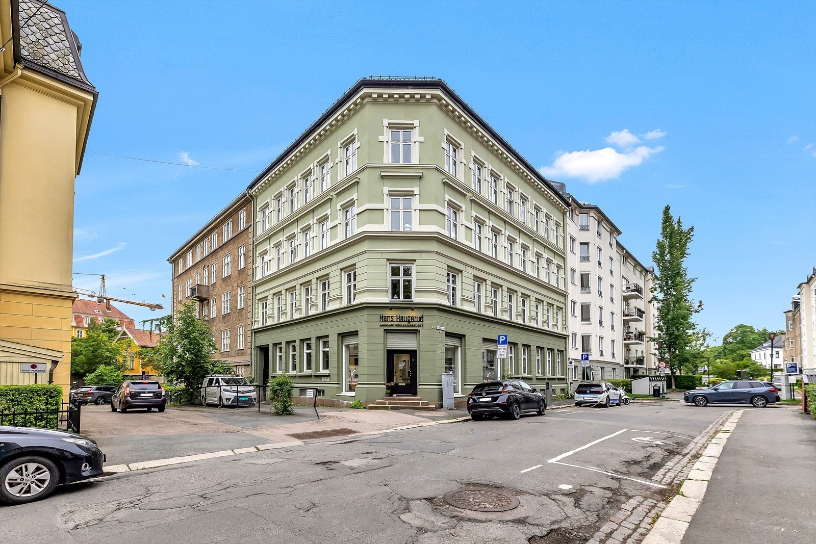 Lindemans gate er en kort og rolig blindvei på fasjonable Frogner Galleribilde
