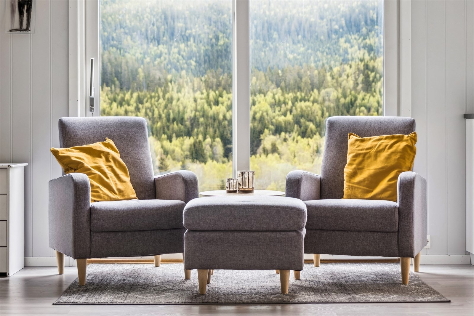 Store vinduer gir godt med lysinnslipp Galleribilde