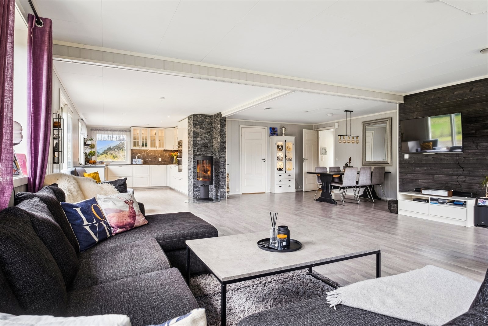 Oppvarming med varmepumpe og vedovn Galleribilde