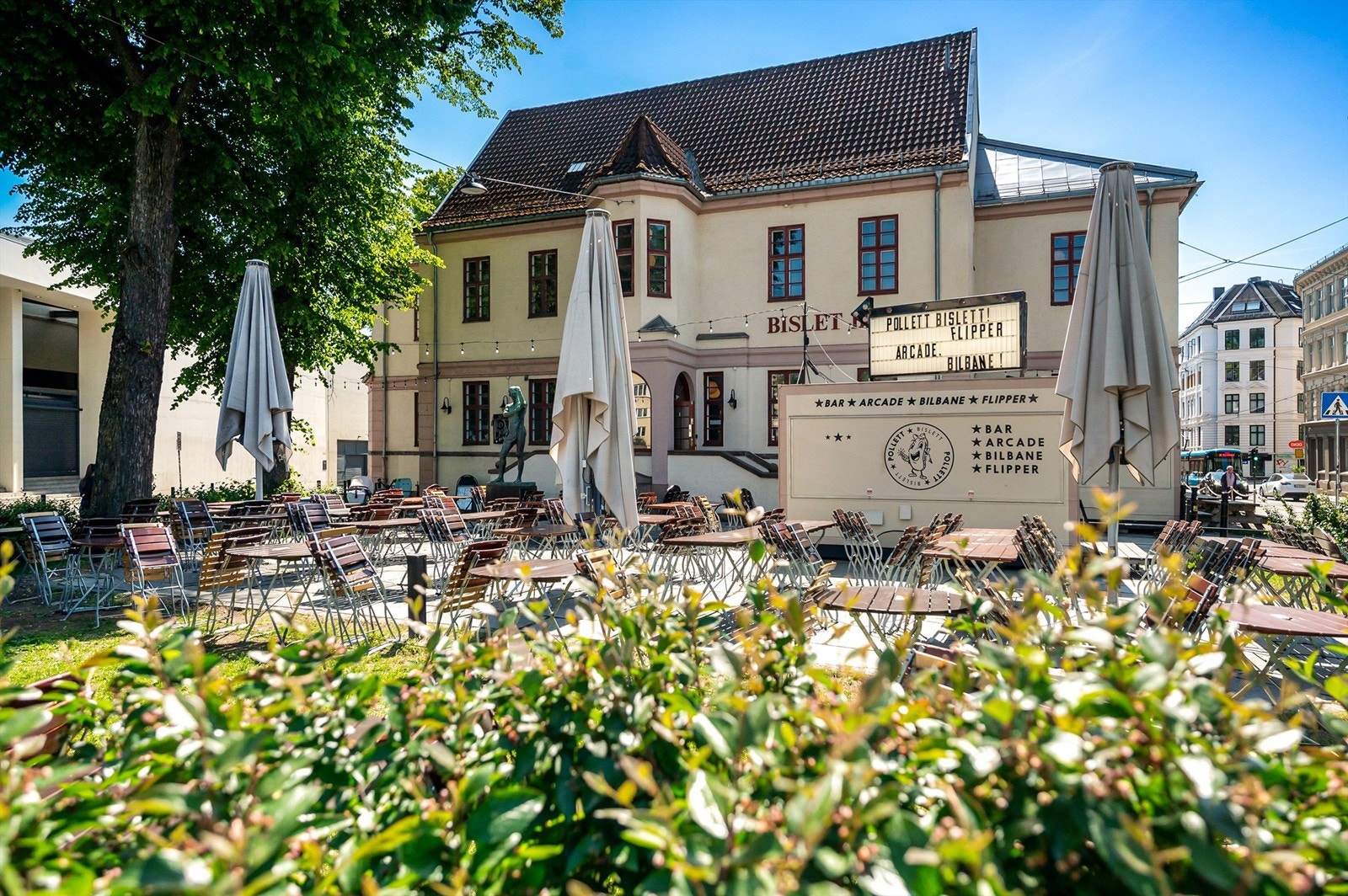 Bislet bad med hyggelig uteservering. Galleribilde