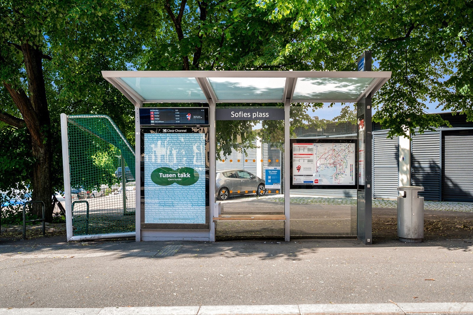 Sofies plass busstopp. Galleribilde