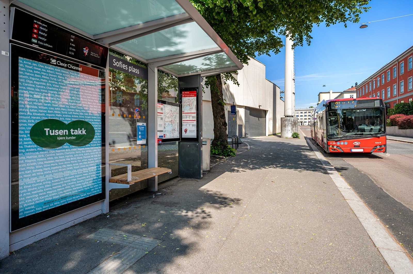 Sofies plass busstopp. Galleribilde