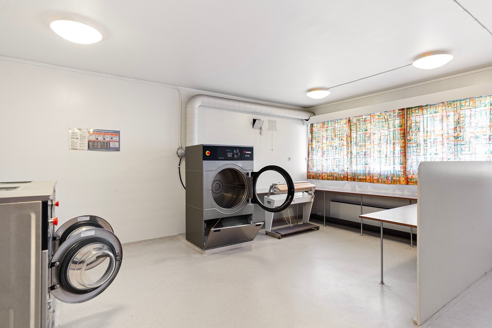 Som førsteetasje er man nærmeste nabo til vaskerom og tørkerom. Galleribilde