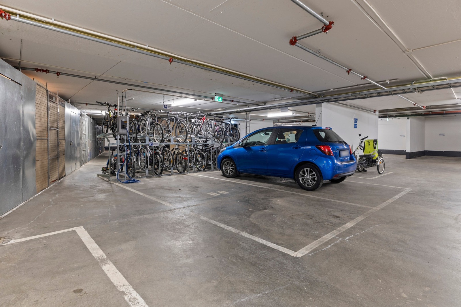 Gjesteparkering i parkeringskjeller med elektronisk registrering Galleribilde