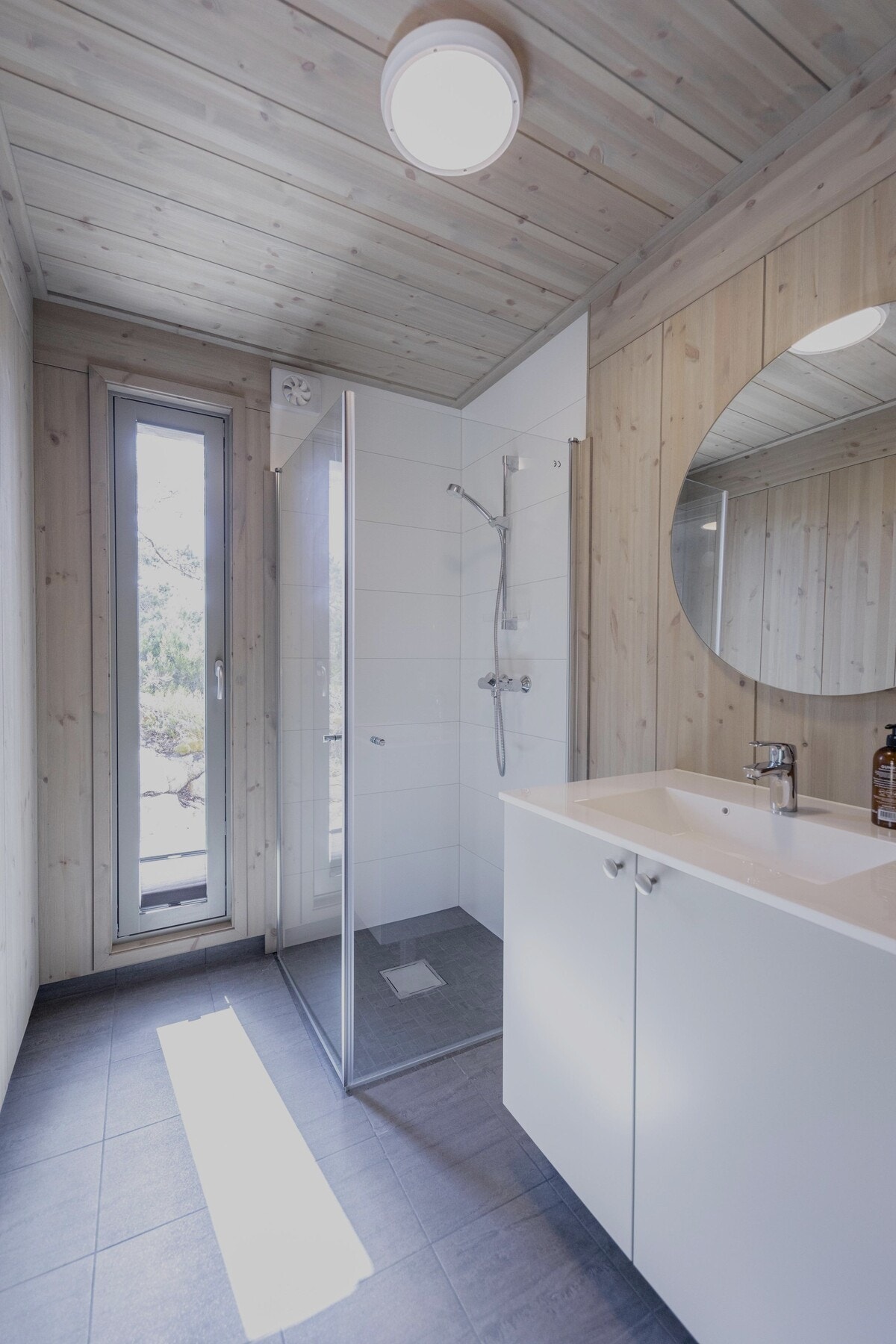 Foto fra bad i oppsatt visningshytte Galleribilde