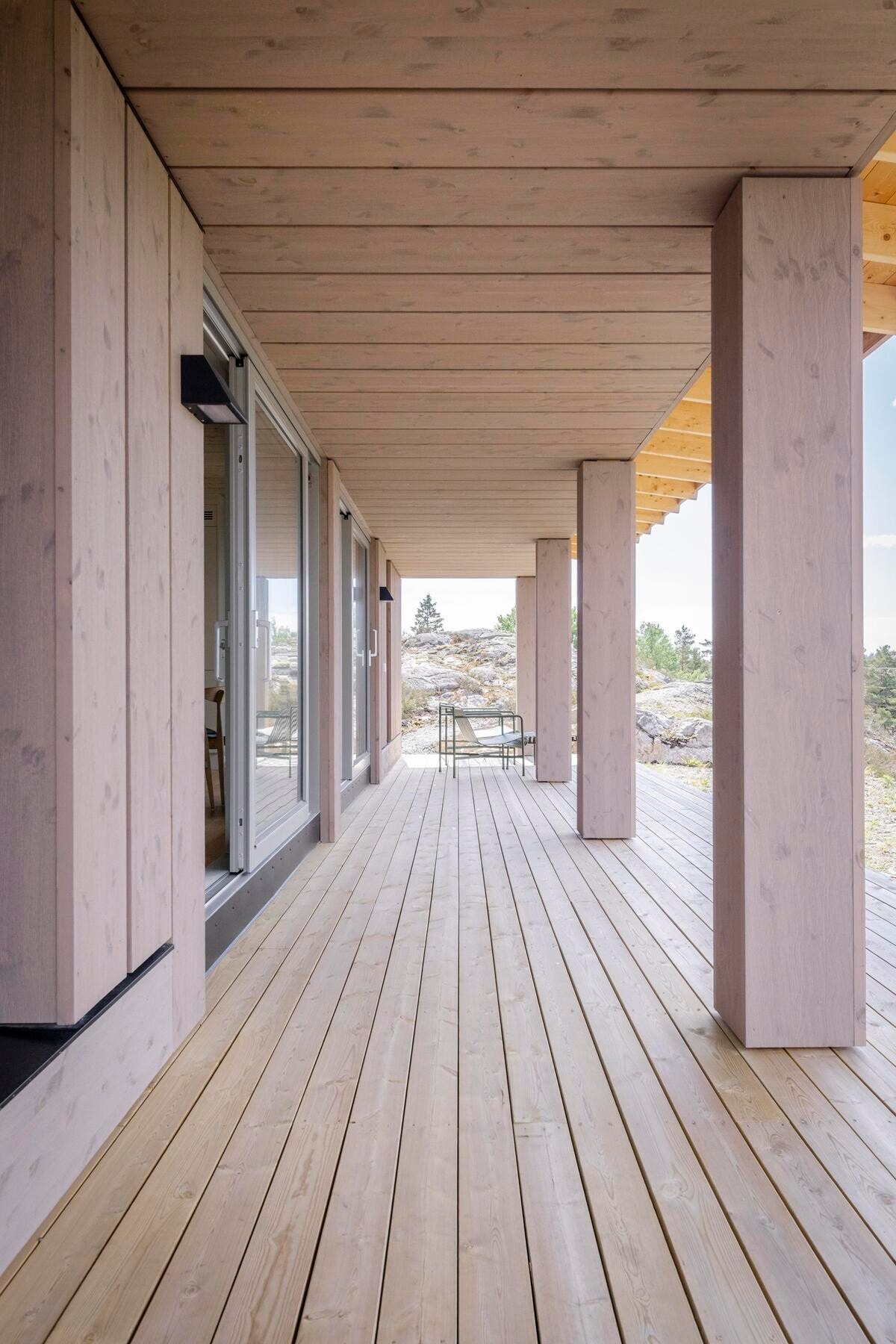 Hyttene har delvis overbygd terrasse Galleribilde