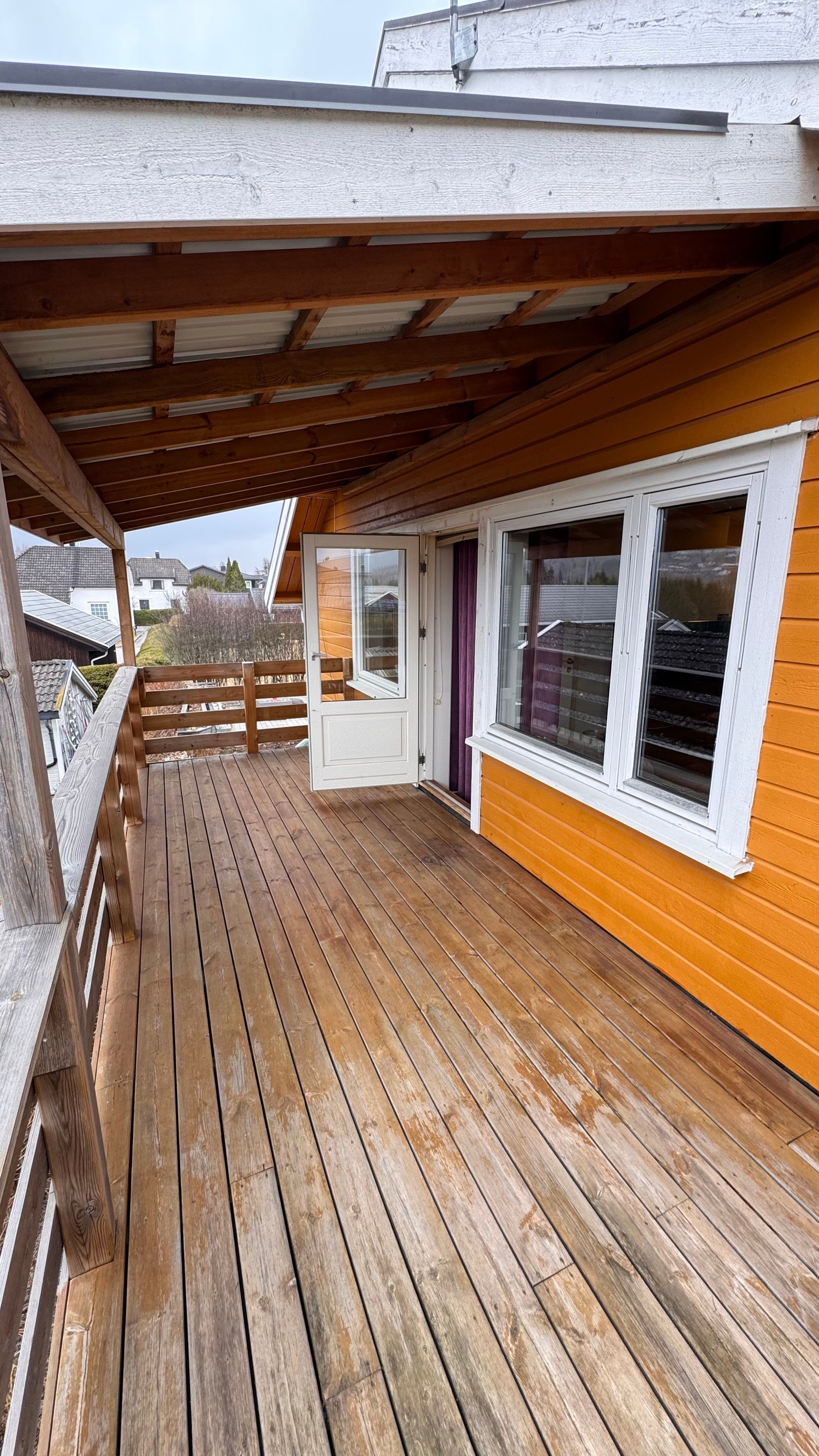 Terrasse med stort overbygg Galleribilde