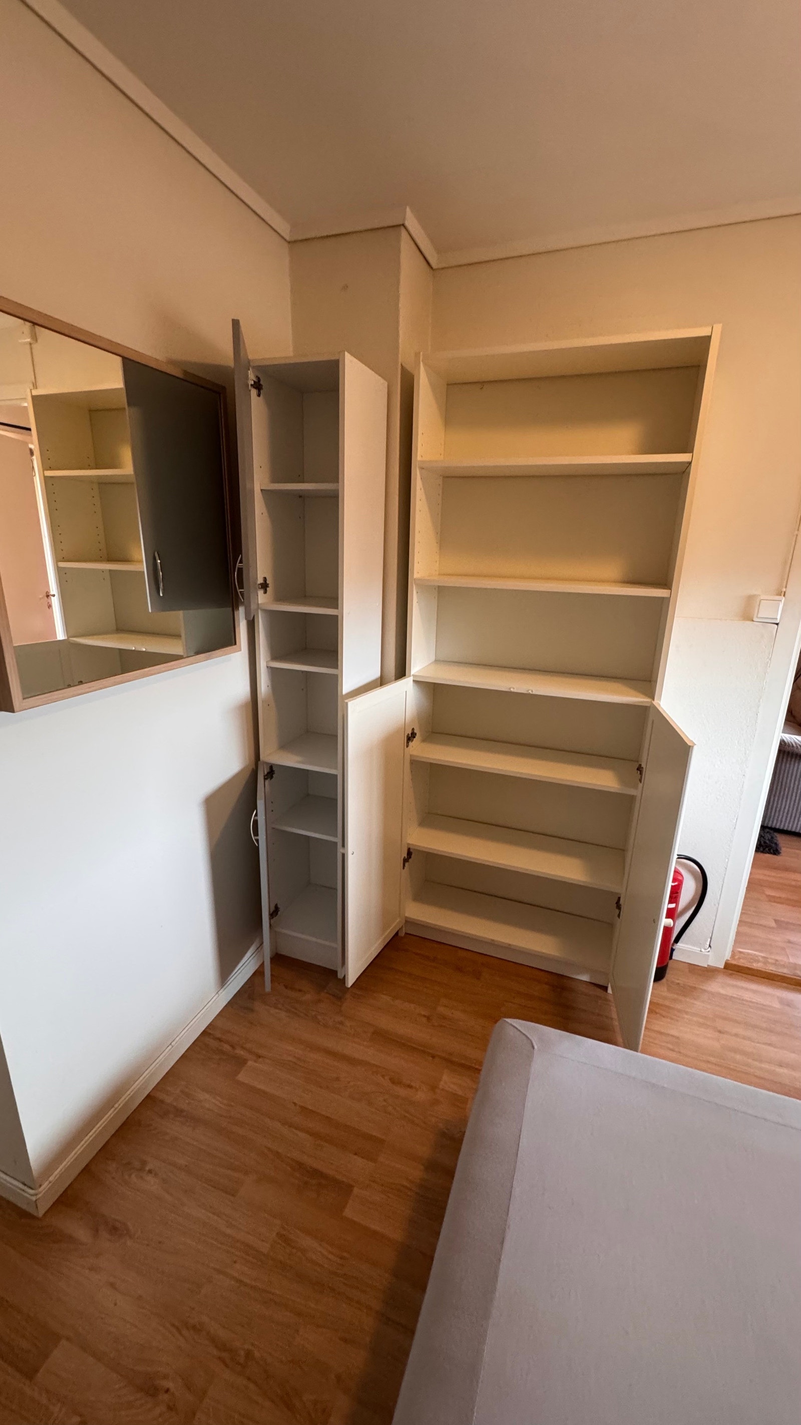 Skap plass soverom. Galleribilde