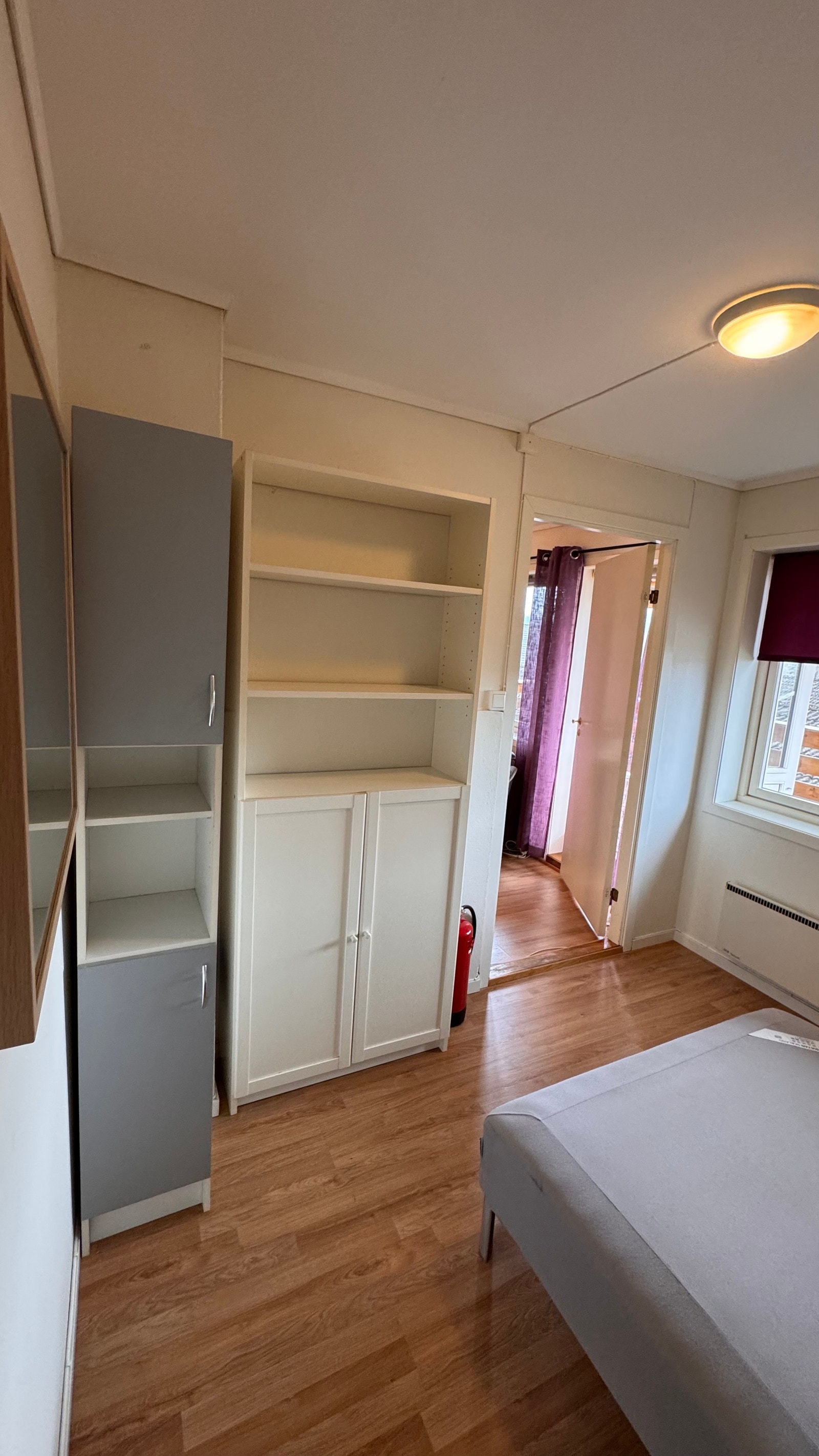 Soverom fra bad. Galleribilde