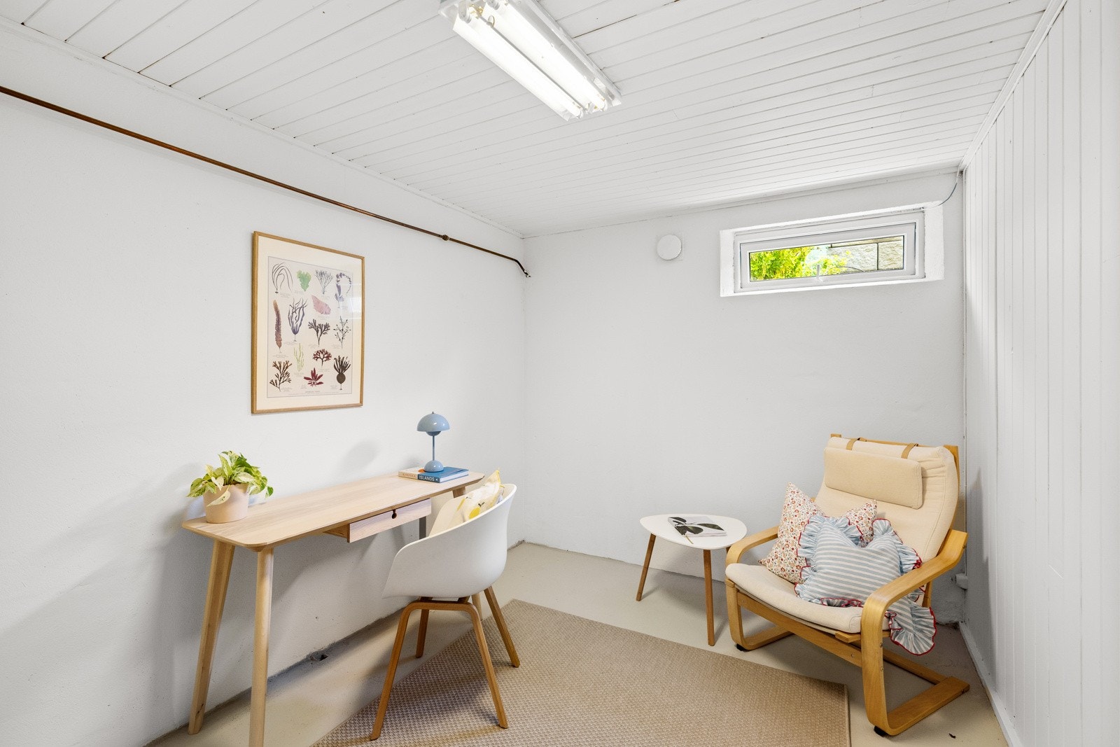 Det ene rommet er i dag innredet som kontor, men er også et veldig fint lagringsrom. Galleribilde
