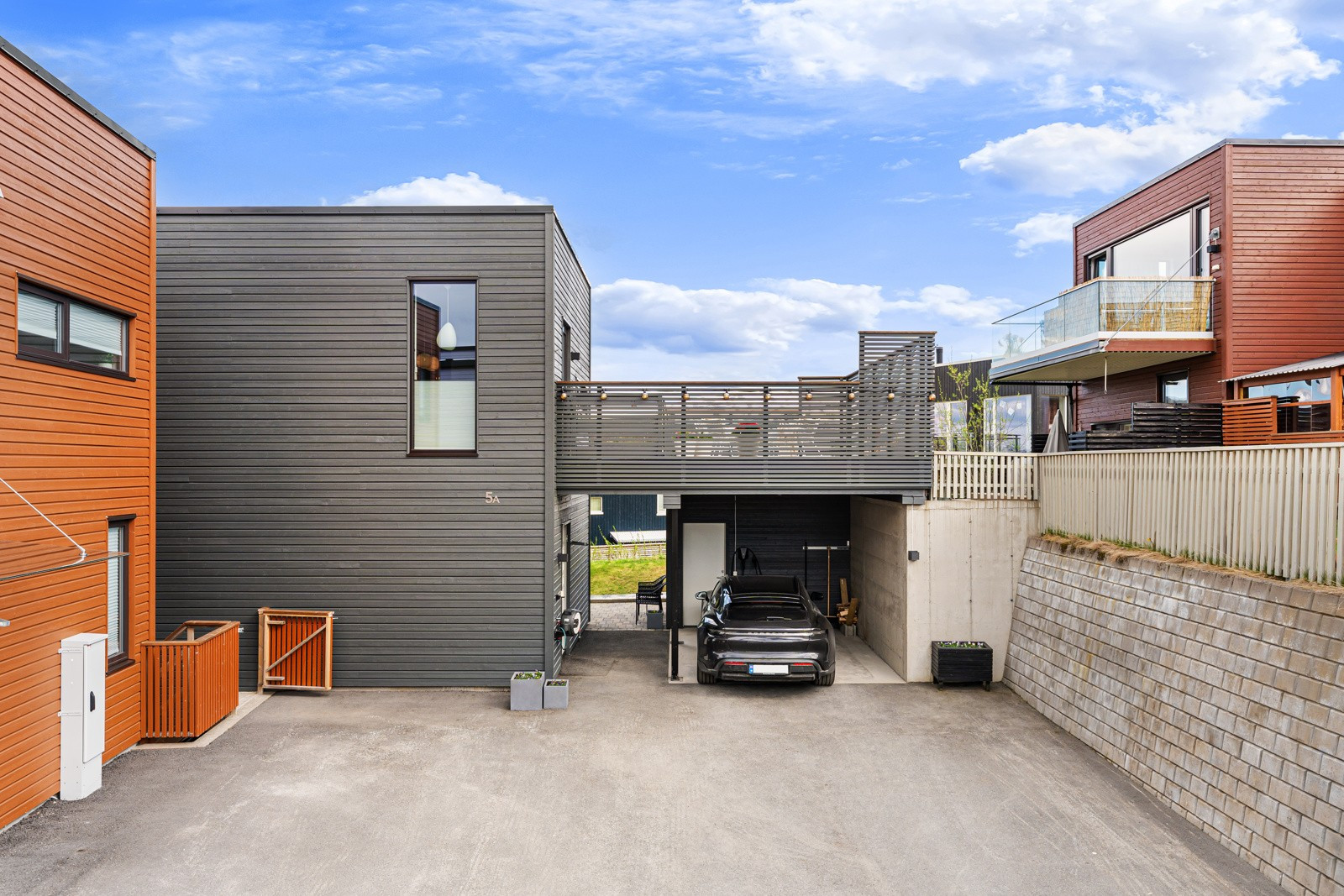 Parkering i carport.