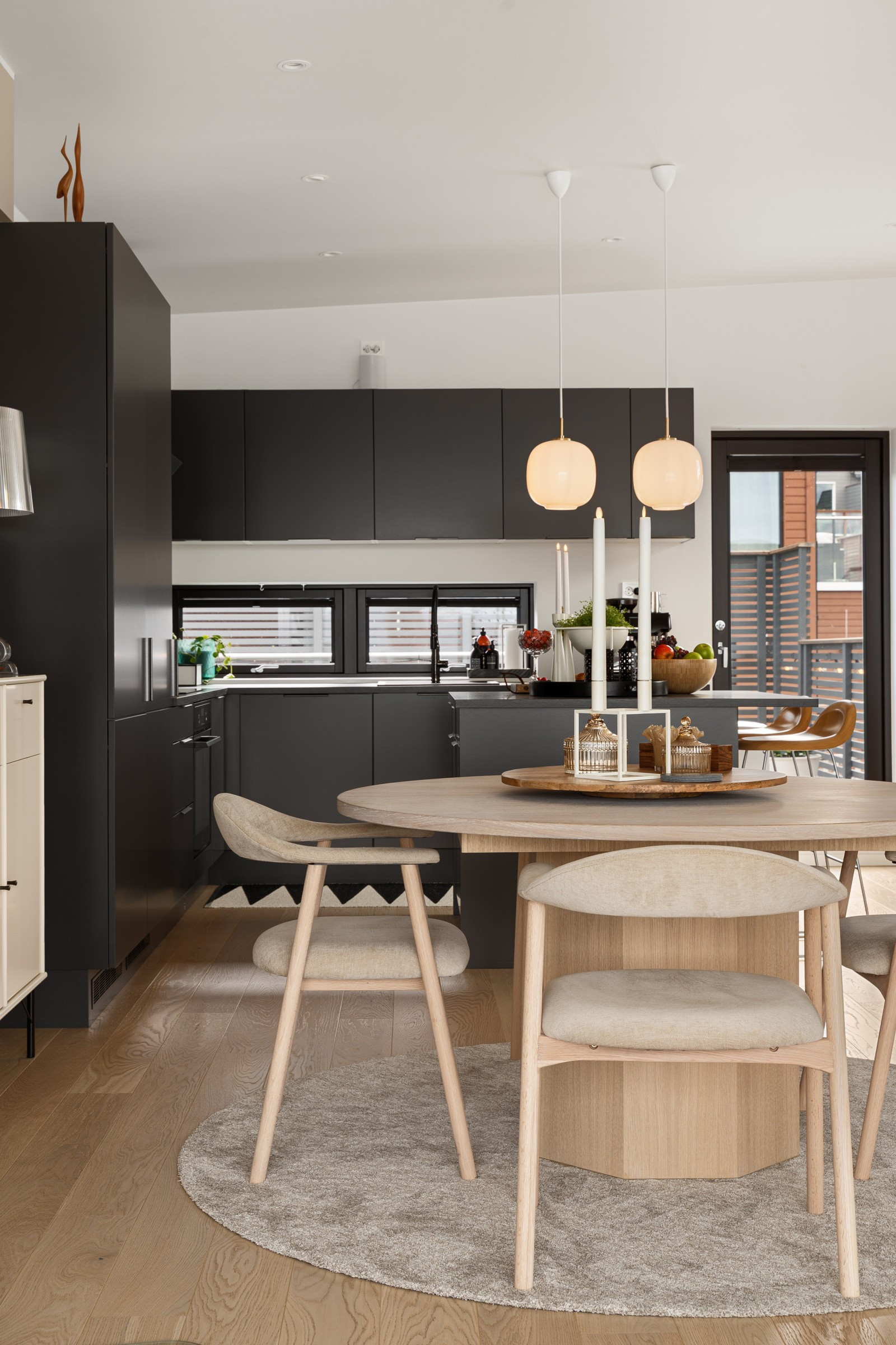 Her er det god plass til langbord - Perfekt for hyggelige middager og sosiale sammenkomster.