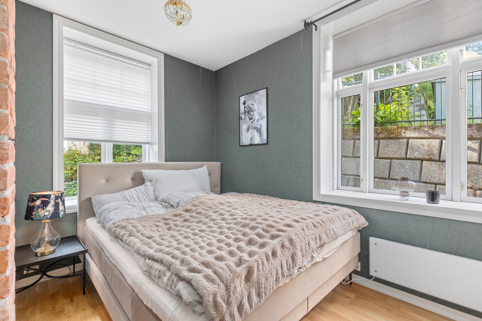 Hovedsoverommet på ca. 10,7 m² med eget bad. Galleribilde