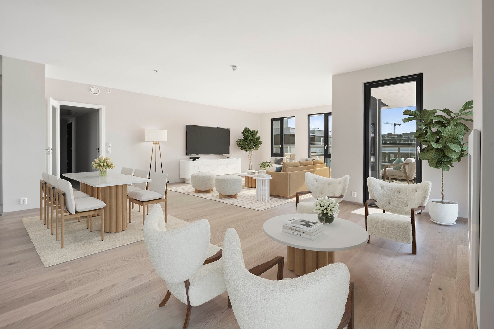 Oppholdsrommet utgjør ca. 60 kvm, og har naturlige soner for ønsket spise-/og sofainnredning. Galleribilde