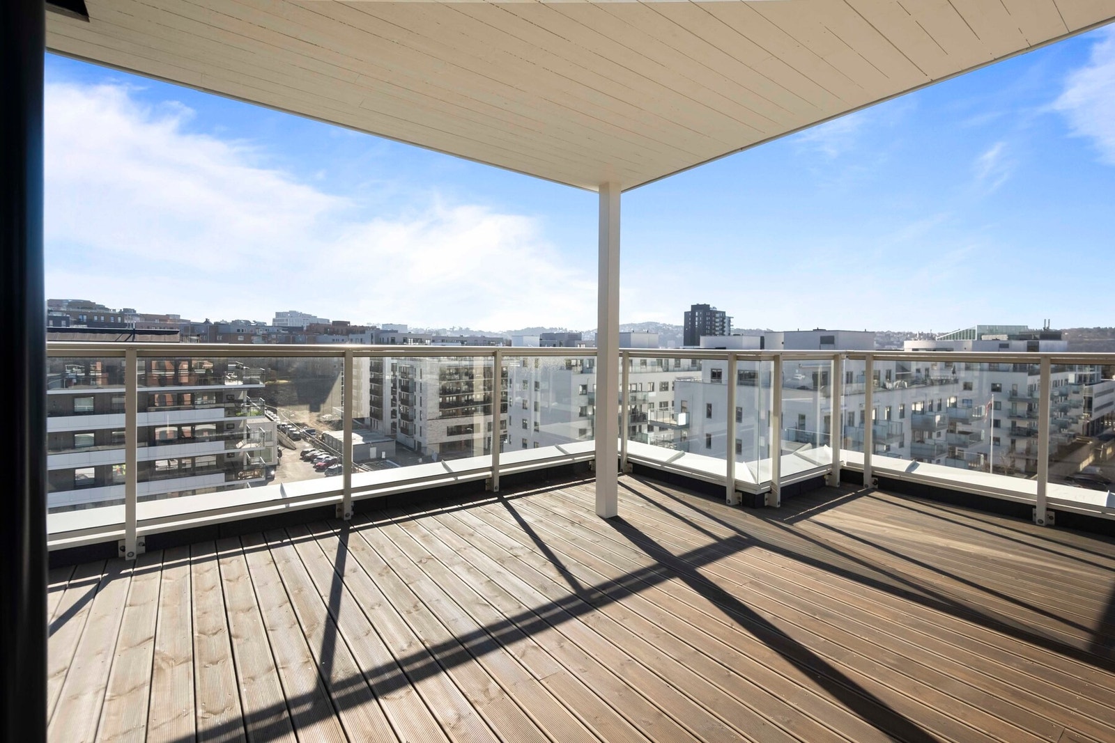 Terrasse sørvest. Galleribilde