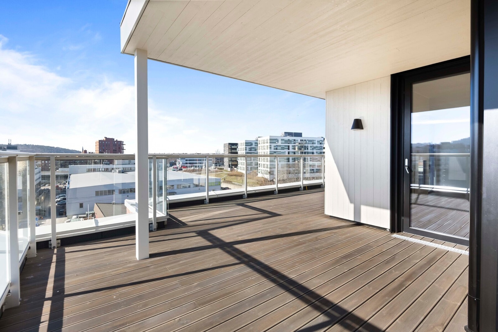 Terrasse nordvest. Galleribilde