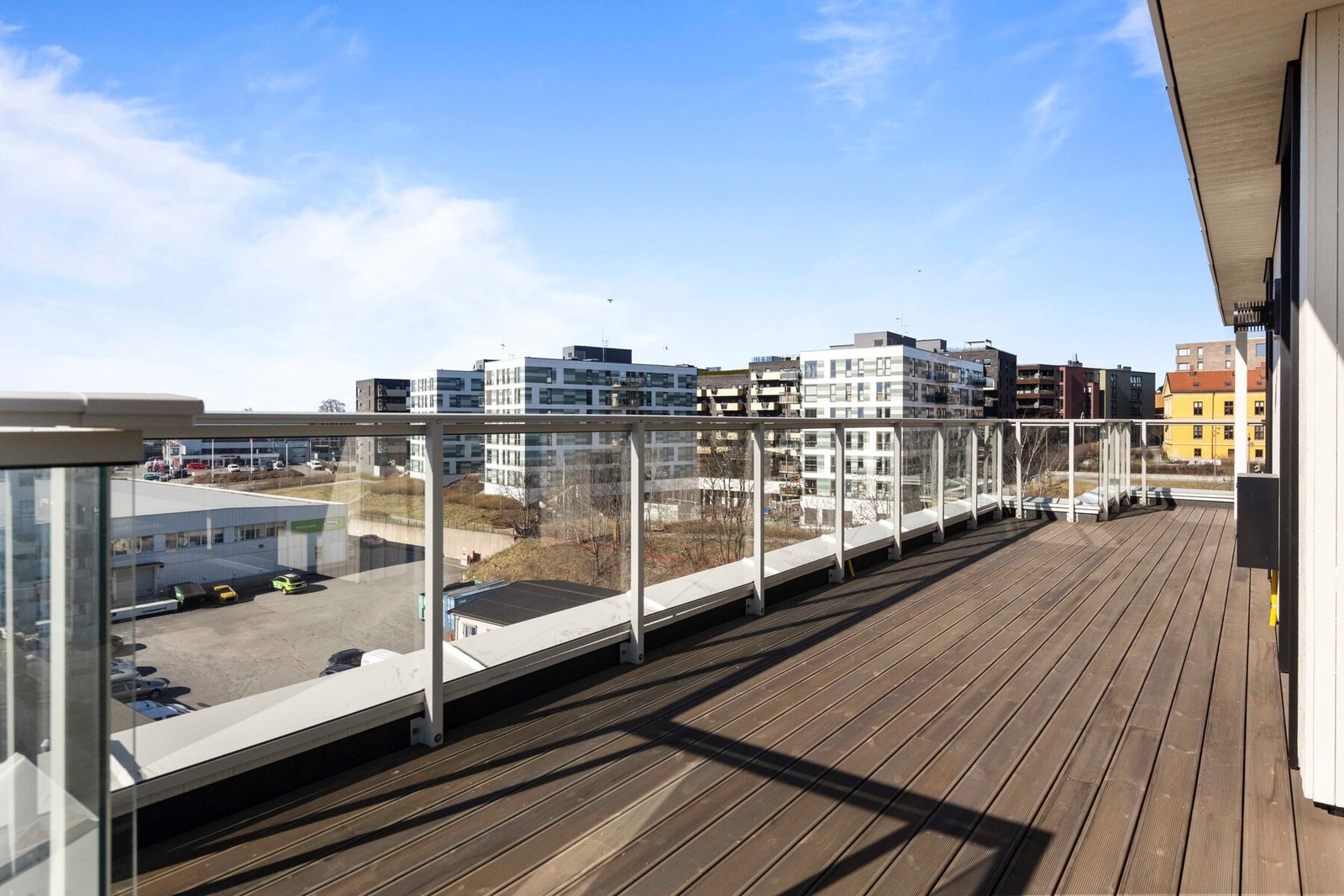Terrasse nordvest. Galleribilde