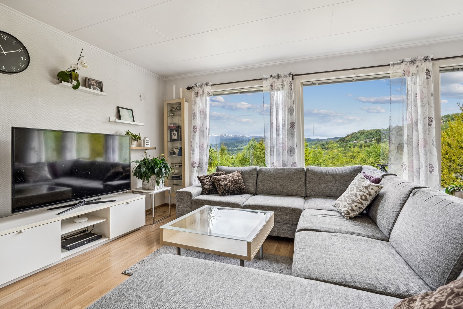 Nyt roen og den fantastiske utsikten rett fra stuevinduet. Galleribilde