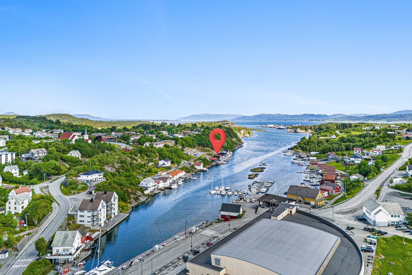 Naustet ligger sørvendt til med gode solforhold Galleribilde