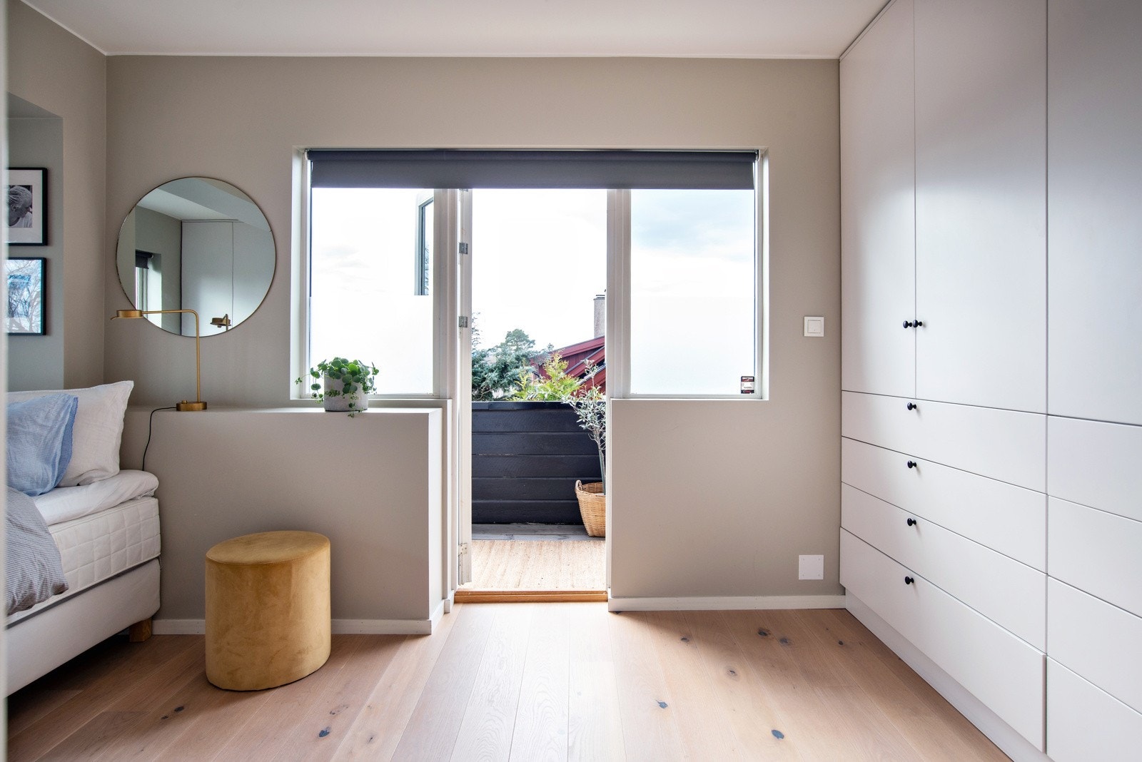 Direkte utgang til balkongen - perfekt for rolige morgenstunder eller en kopp kaffe i solen. Galleribilde