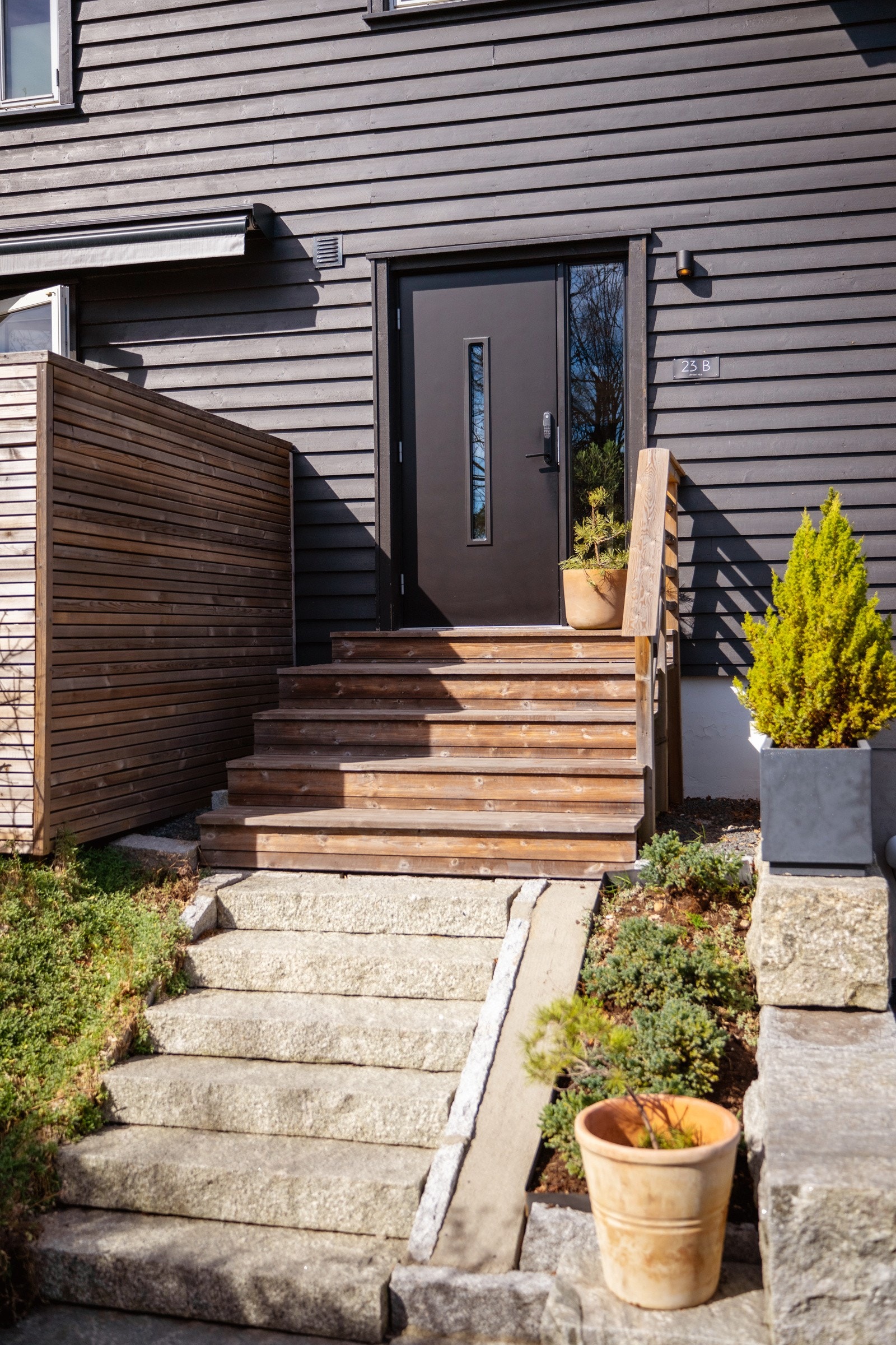 Innbydende inngansparti som gir et flott førsteinntrykk av boligen. Galleribilde