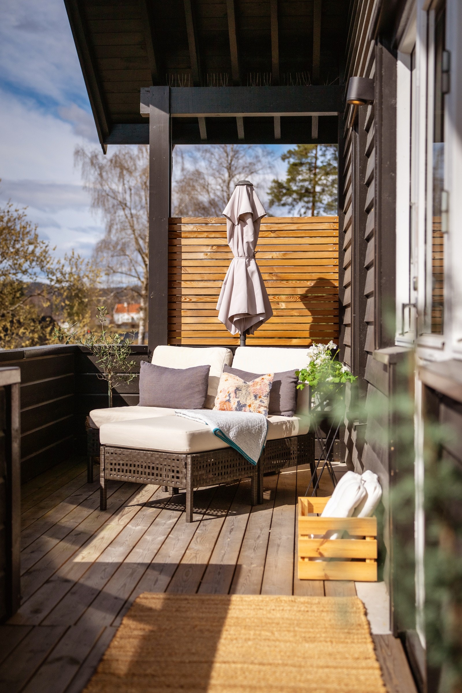 Solrik balkong Galleribilde