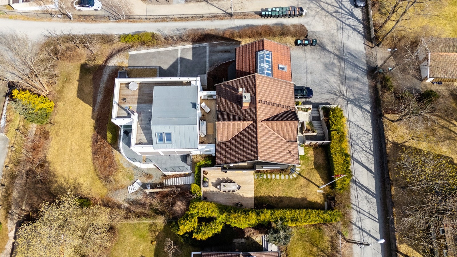 Dronefoto over eiendommen. Galleribilde