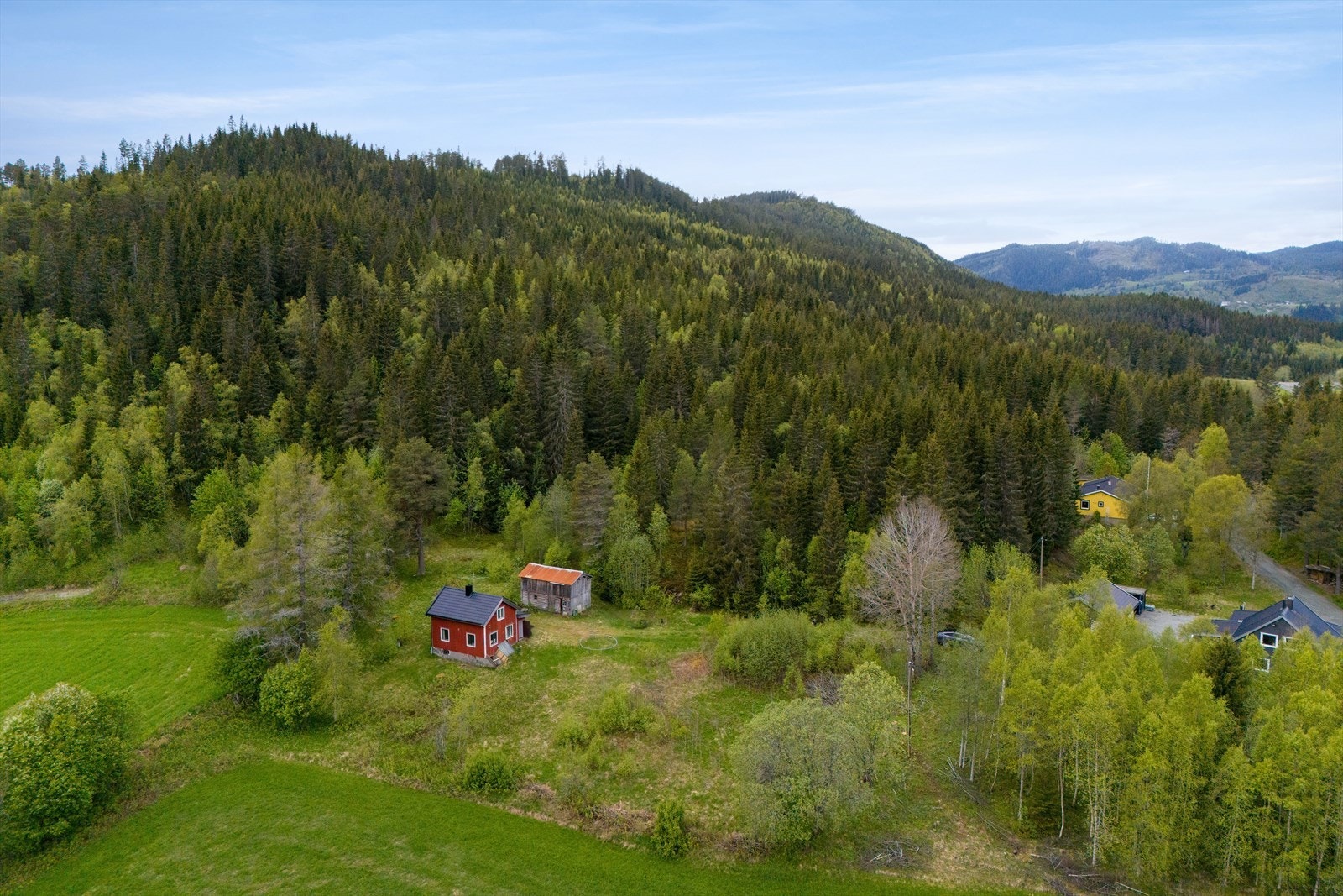 Dersom du er glad i å fiske så befinner elven Orkla seg ikke langt unna eiendommen. Galleribilde
