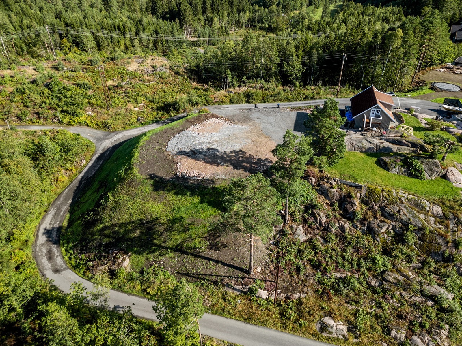 Beliggende meget rolig og barnevennlig i blindvei med ingen gjennomgangstrafikk. Galleribilde