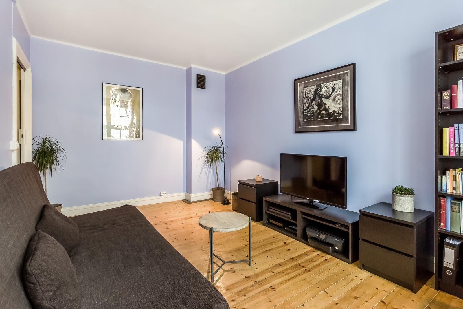 Oppholdsrom med plass til sovesofa Galleribilde