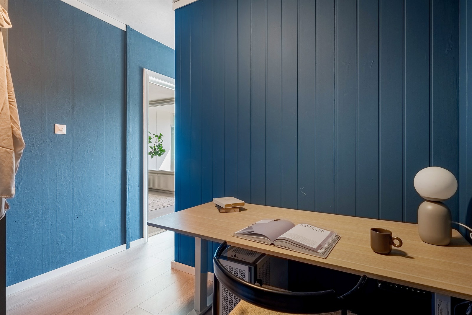 Her kan du enten ha hjemmekontor eller ekstra garderobe/oppbevaringsplass Galleribilde