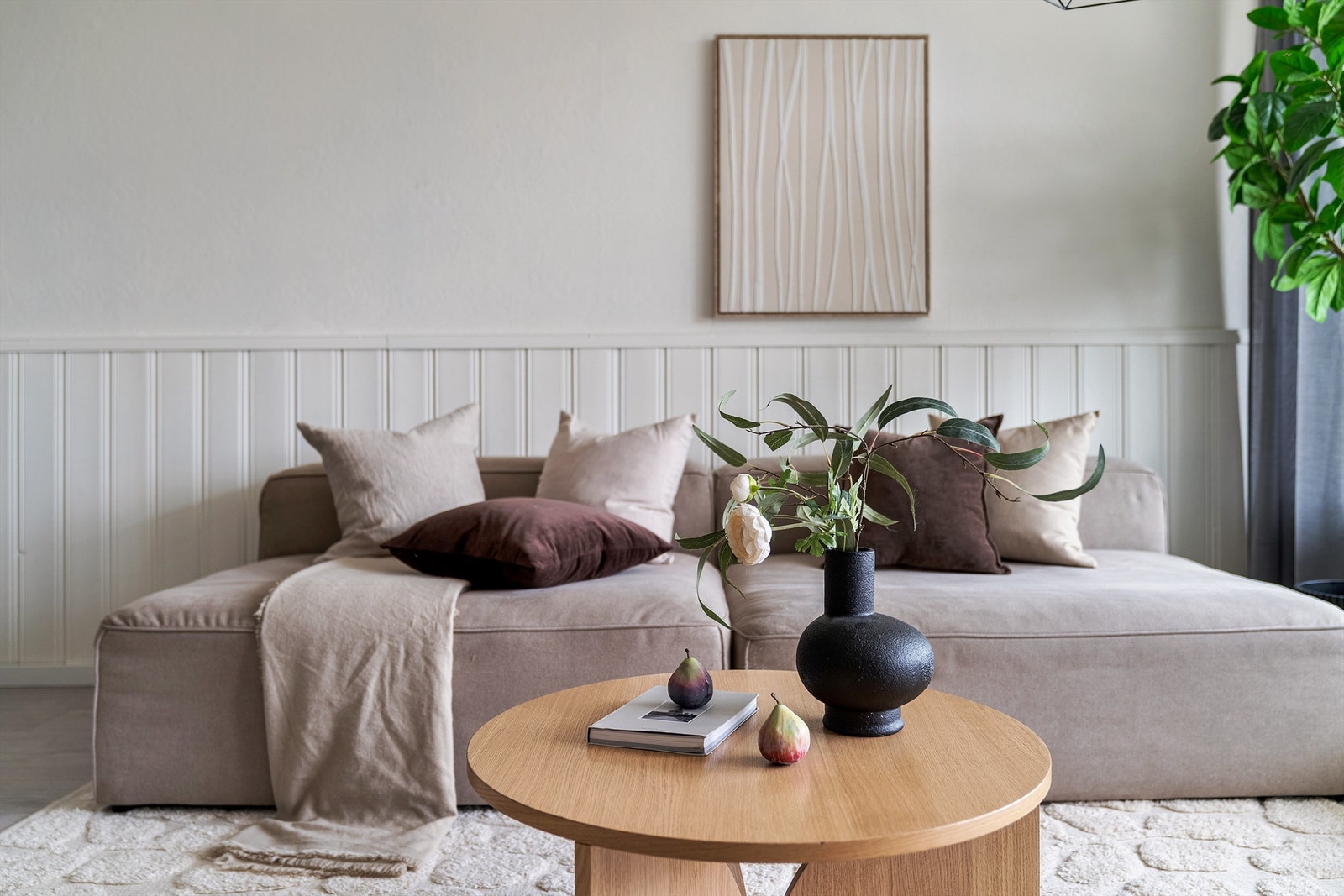 Legg merke til sjarmerende brystningspanel langs veggen Galleribilde