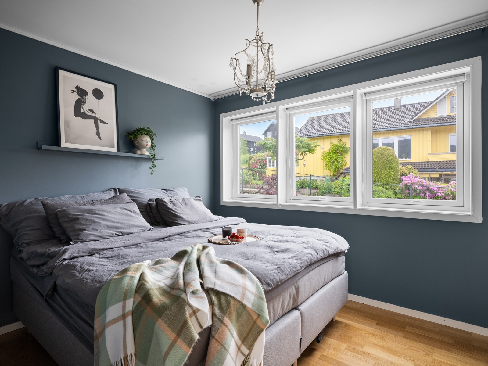 Pent hovedsoverom med walk-in garderobe Galleribilde