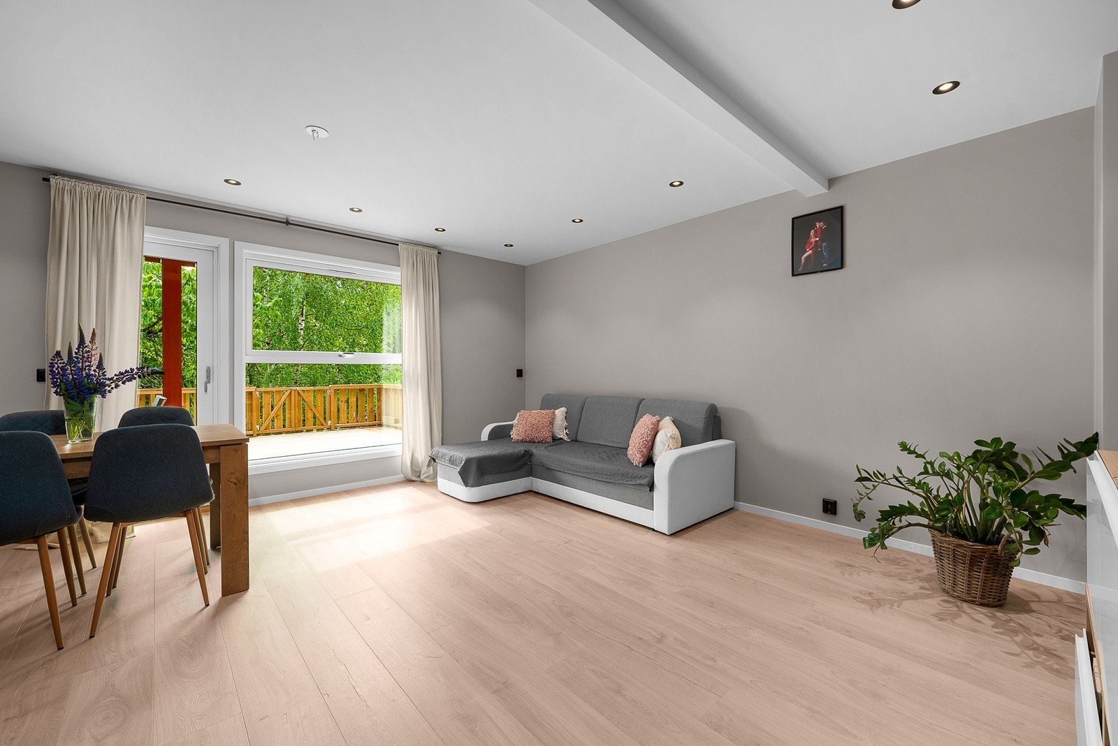 Plass til sofamøblement. Galleribilde