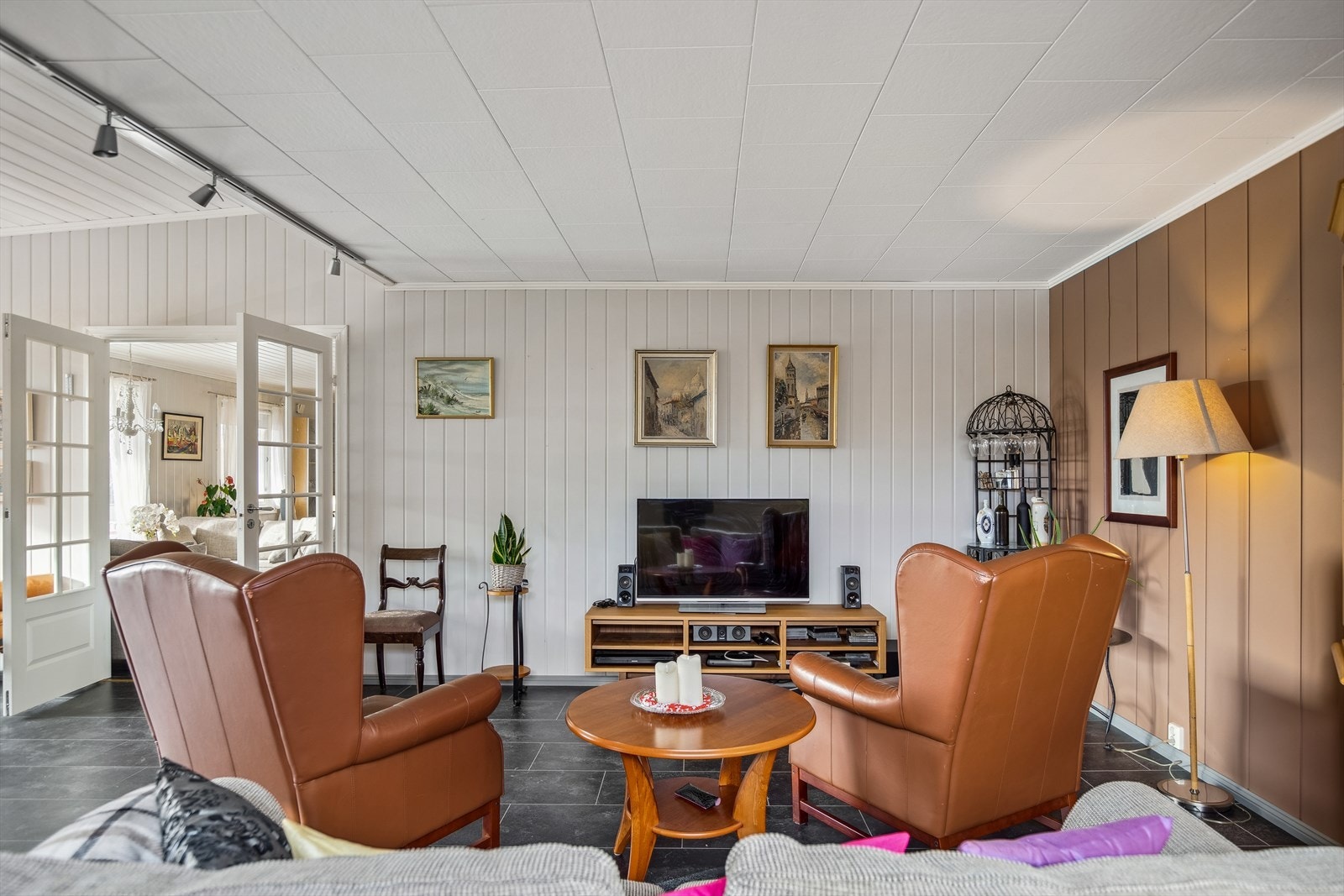 Her kan man slappe av med litt tv-titting. Galleribilde