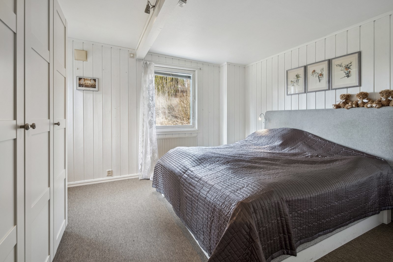 Hovedsoverom med god plass til dobbelseng. Galleribilde