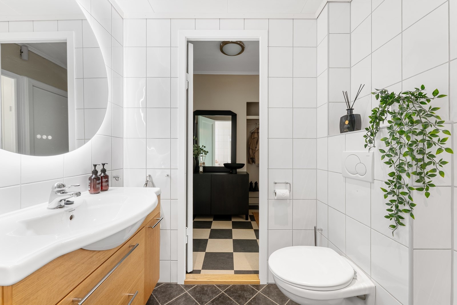 - Badet har en størrelse på 3,4 m² - Galleribilde