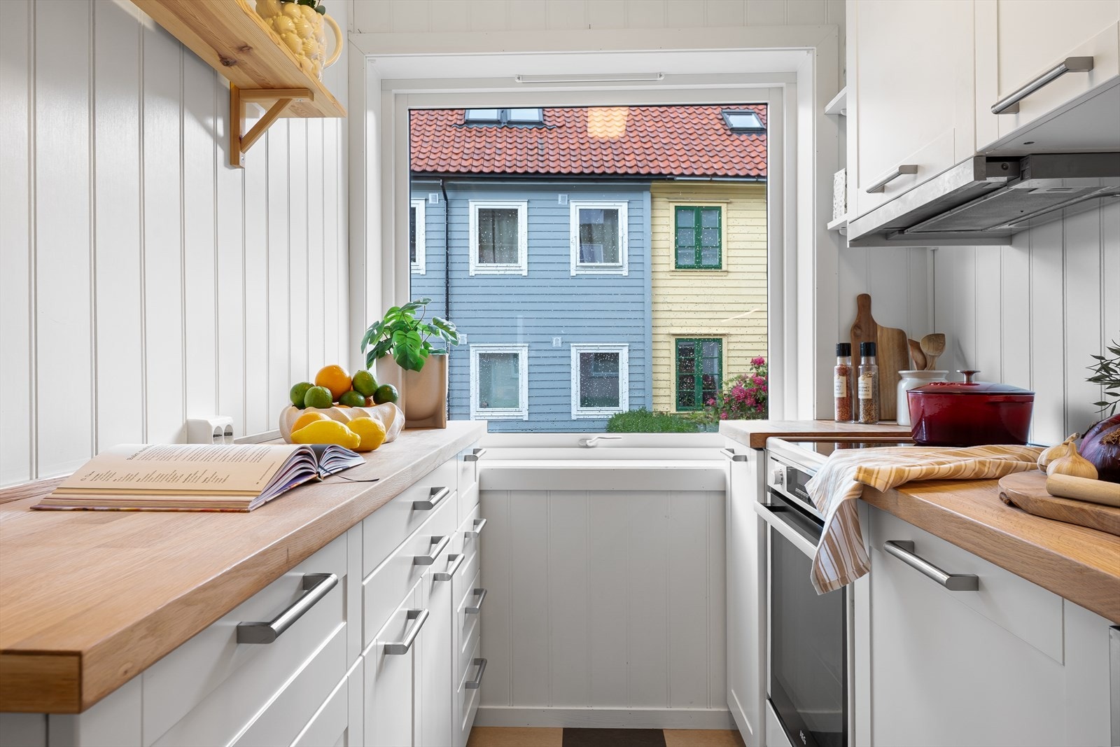 - Kjøkkenet måler 5,1 m² - Galleribilde